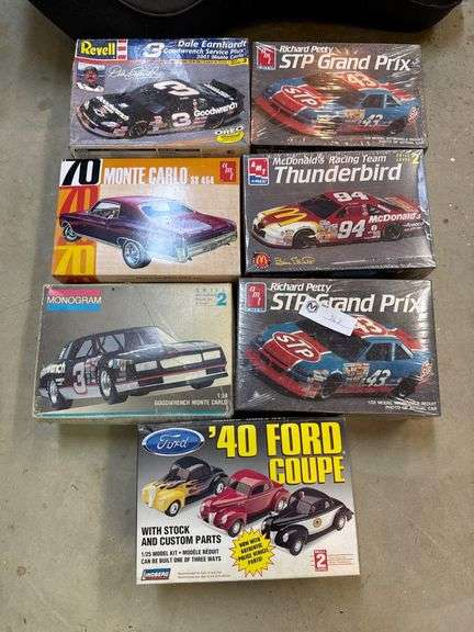 Vintage Model Car Kits Collection - Matthews Auctioneers