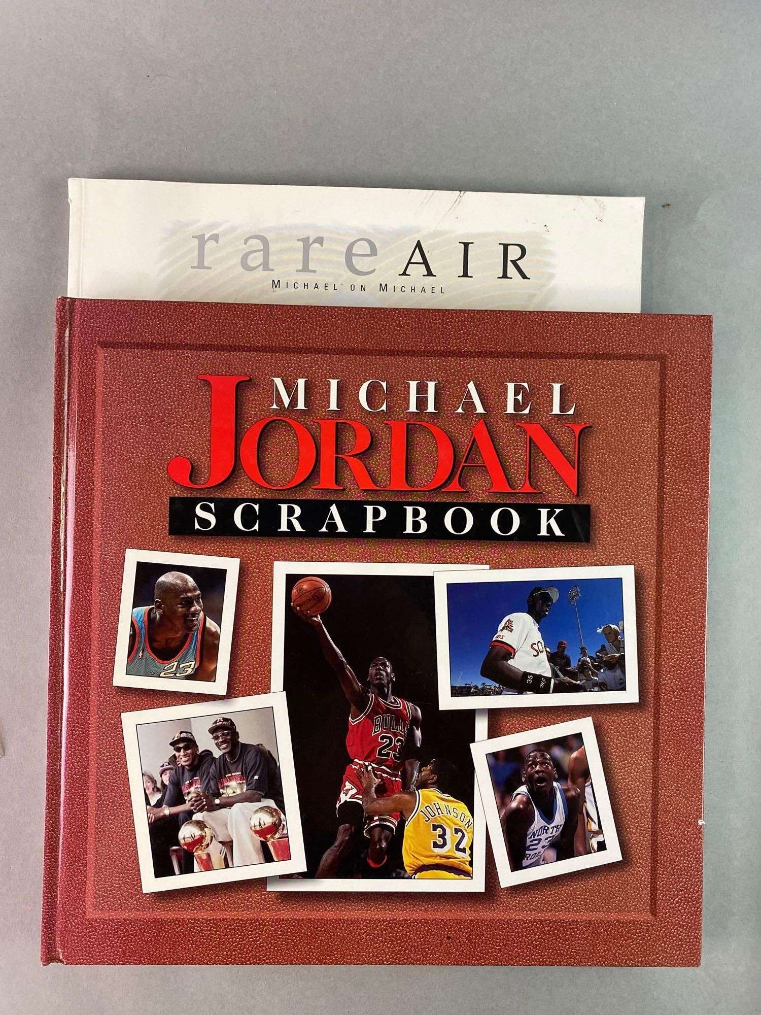 マイケルジョーダン　洋書　雑誌　4冊セット　② Group of 4 Michael Jordan Books - Matthew Bullock Auctioneers