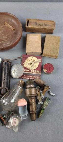 Group of various items - Matthew Bullock Auctioneers