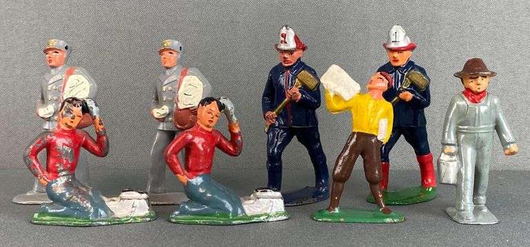 Group of 8 Assorted Barclay Figures - Matthew Bullock Auctioneers