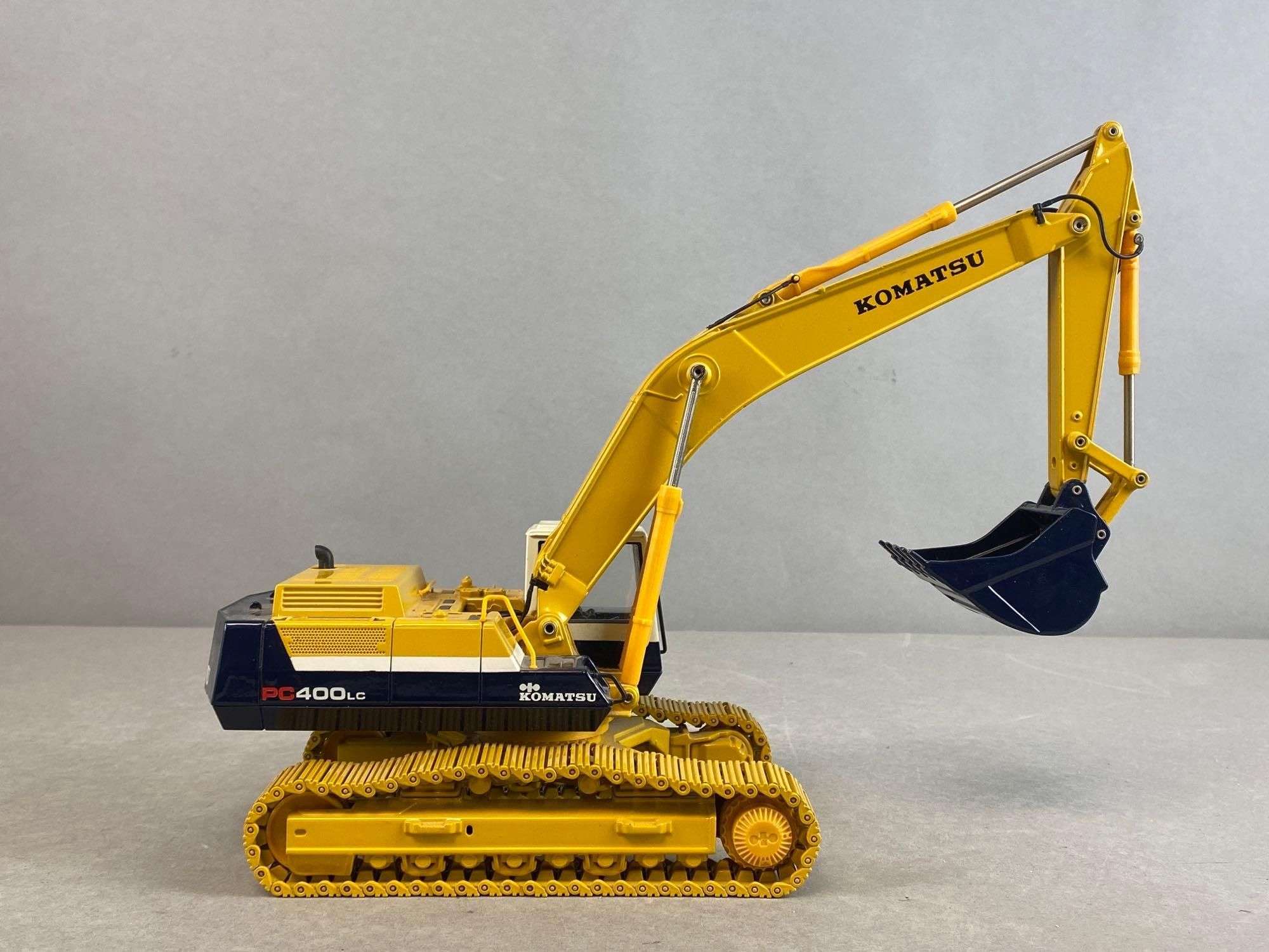 KOMATSU PC400 LC ダイキャストモデル 1:50 KOMATSU PC400 LC ダイキャストモデル 1:50 Amazon.com: for Komatsu
