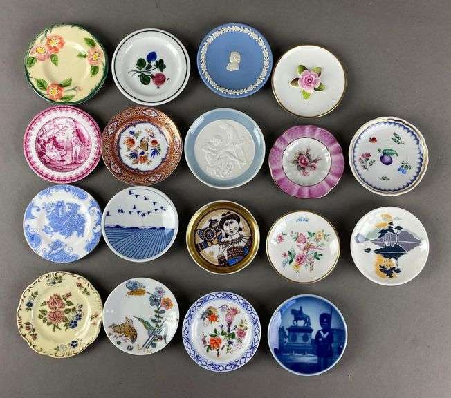 Group of 18 Assorted Miniature Tea Set Plates - Matthew Bullock Auctioneers