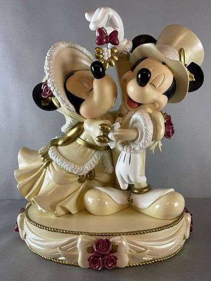 The Art of Disney Mistletoe Kisses Limited Edition Resin Statue
