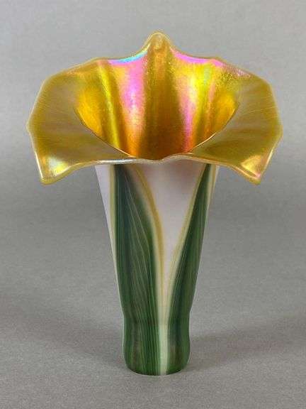 Aurene Glass Feather Pull Flower Shade
