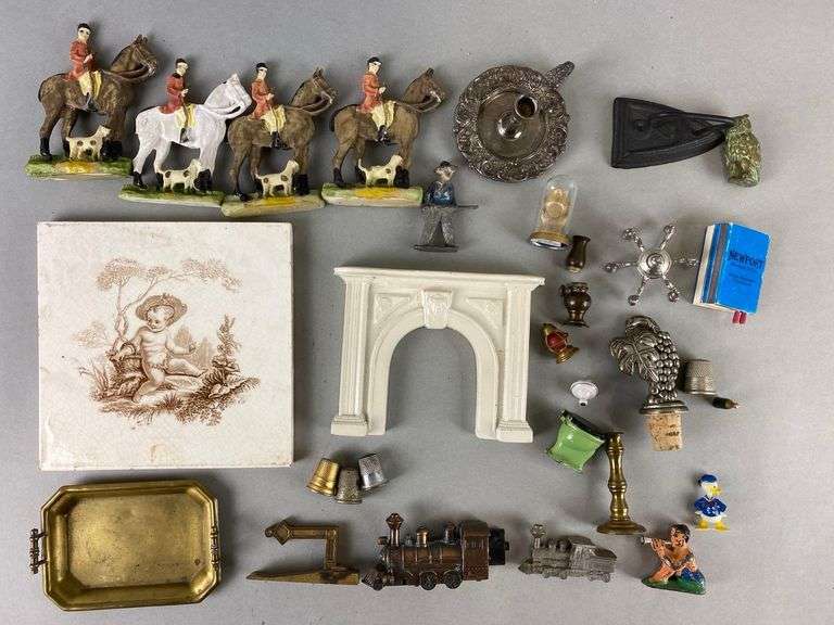 Group of Assorted Toys and More - Matthew Bullock Auctioneers