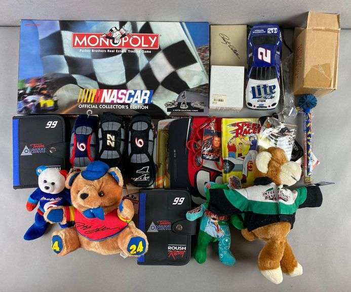 Large Group of Assorted NASCAR Items - Matthew Bullock Auctioneers