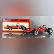 Schuco Montage Ferrari Formule 2 - 1/18, Tôle Rouge, Boîtier Inclus