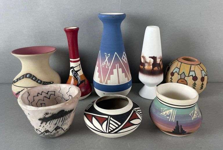 Group of 8 Signed Native American Pottery - Matthew Bullock Auctioneers