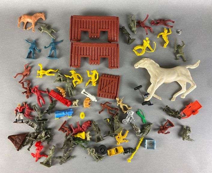 Group of Assorted Childrens Toys and Figures - Matthew Bullock Auctioneers