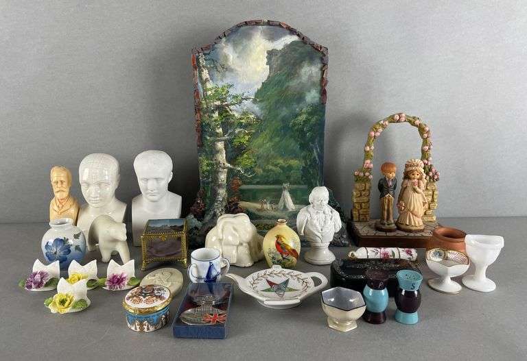 Group of Ceramic Trinkets and More - Matthew Bullock Auctioneers