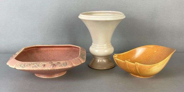 Group of 3 Roseville Pottery Items - Matthew Bullock Auctioneers