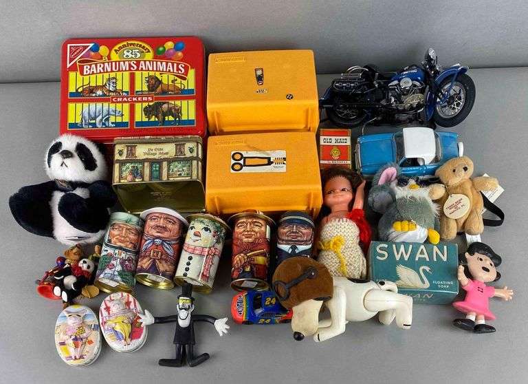 Group of Assorted Toys and More - Matthew Bullock Auctioneers