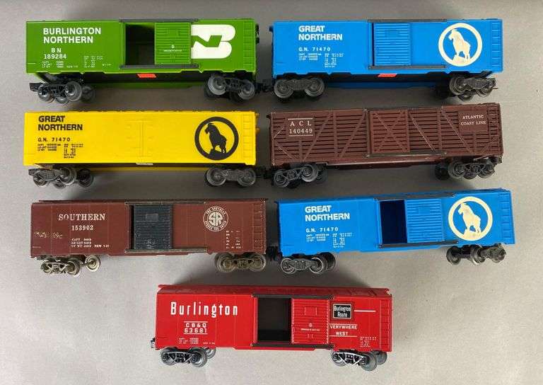 Group of 7 O Scale Model Train Cars - Matthew Bullock Auctioneers