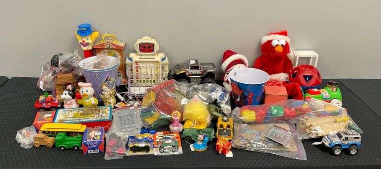 Group of Assorted Toys - Matthew Bullock Auctioneers