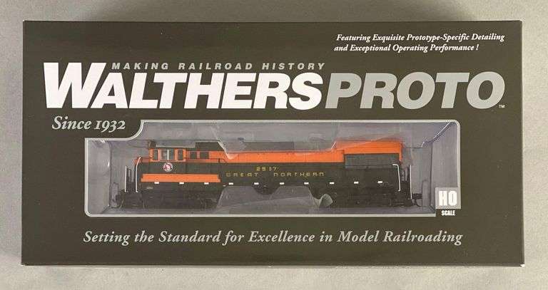 Walthers Proto HO Scale Great Northern GE U28B Locomotive