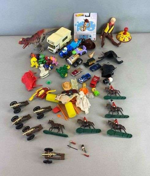 Group of Assorted Toys - Matthew Bullock Auctioneers