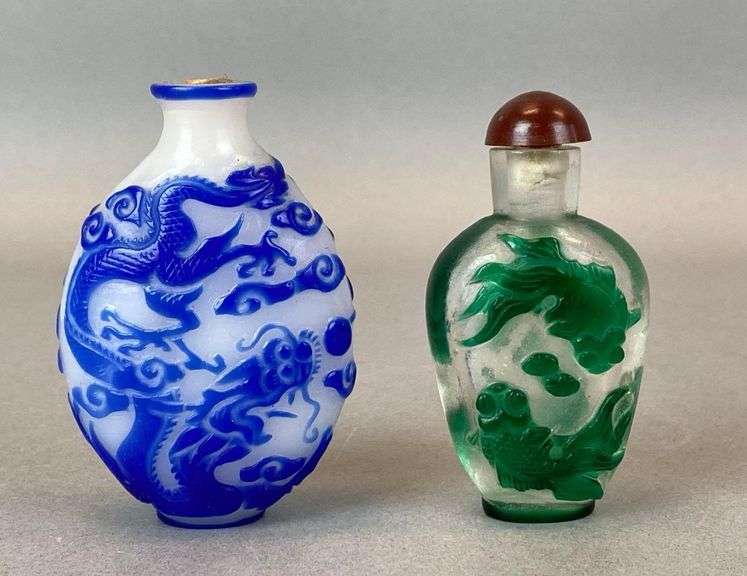 Group of 2 Vintage Chinese Glass Snuff Bottles