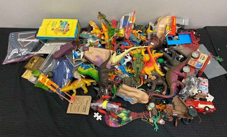 Group of Assorted Toys - Matthew Bullock Auctioneers