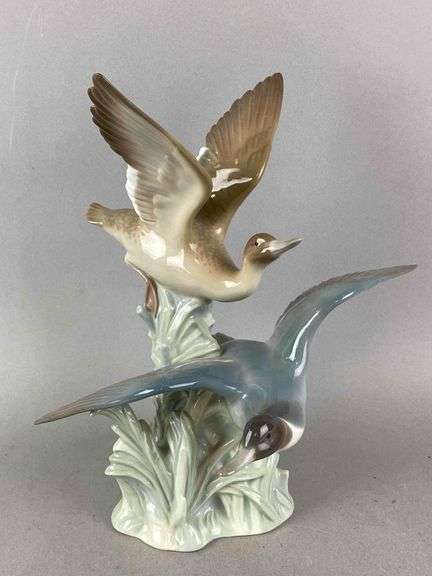 Lladro Porcelain Ducks Flapping Figurine