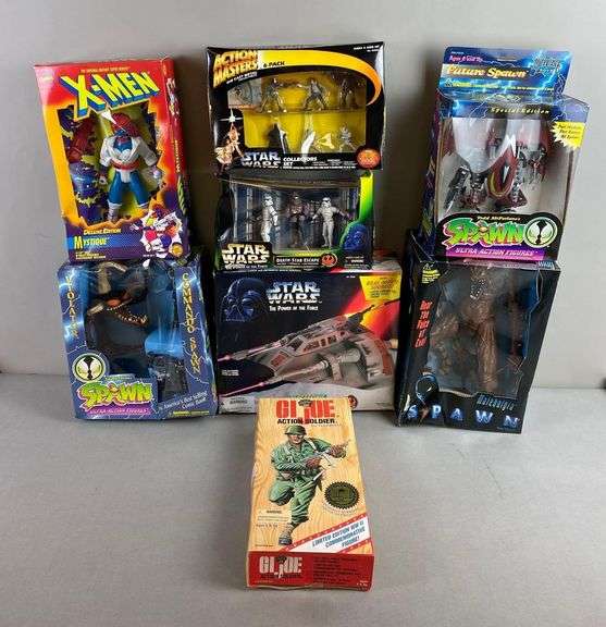 Group of 8 Assorted Figures - Matthew Bullock Auctioneers