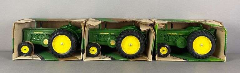 Group of 3 ERTL John Deere 1949/1954 Model R Tractors - Matthew Bullock ...