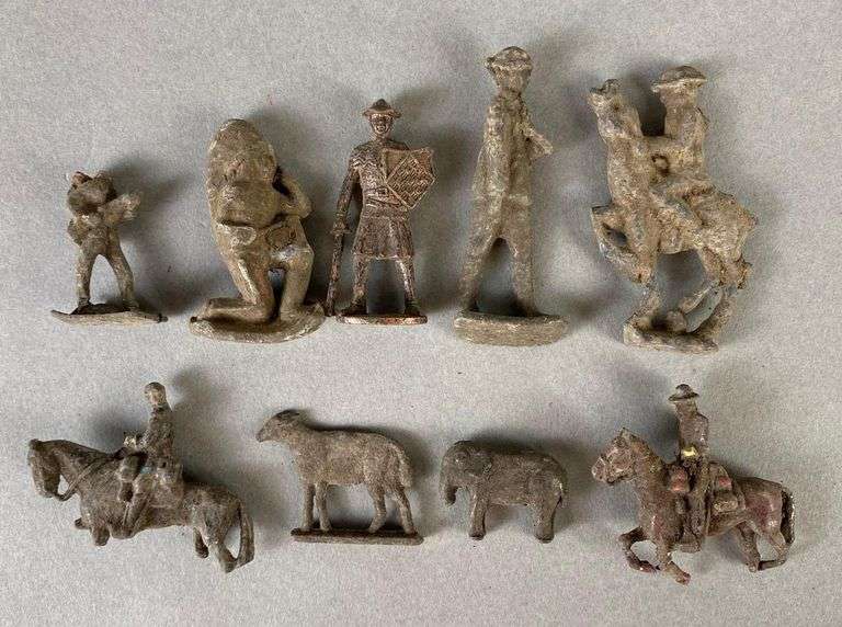 Group of 9 Lead Toy Figures - Matthew Bullock Auctioneers