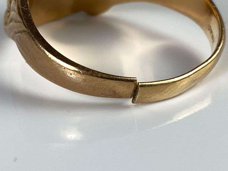 10K Gold Diamond Mens Signet Ring - Matthew Bullock Auctioneers