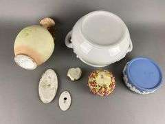 Group of 7 Porcelain Items - Matthew Bullock Auctioneers