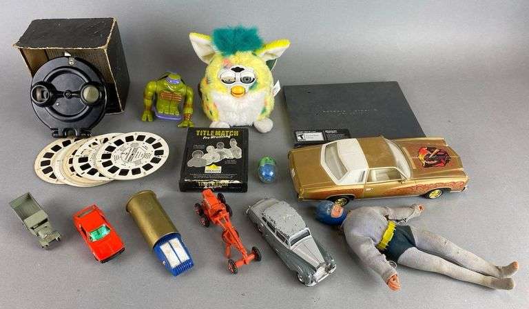 Group of Assorted Toys - Matthew Bullock Auctioneers