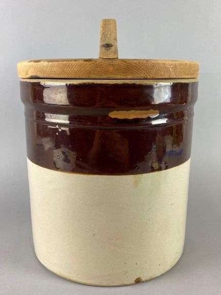 Antique Western Stoneware 2 Gallon Crock with Lid