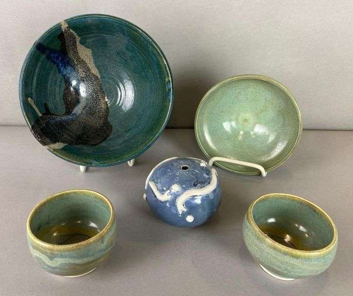Group of 5 Signed Art Pottery Items - Matthew Bullock Auctioneers