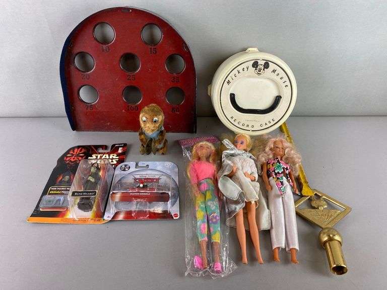 Group of Assorted Toys and More - Matthew Bullock Auctioneers