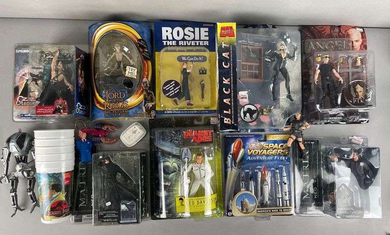 Group of Assorted Action Figures - Matthew Bullock Auctioneers