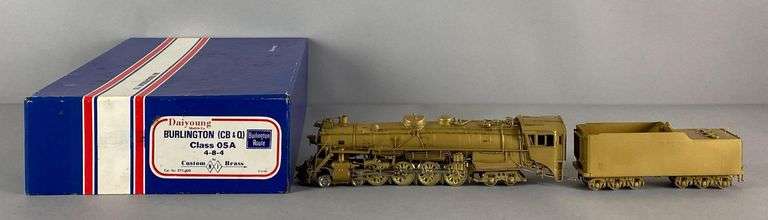 Daiyoung Brass HO Scale 4-8-4 BR Locomotive and Tender