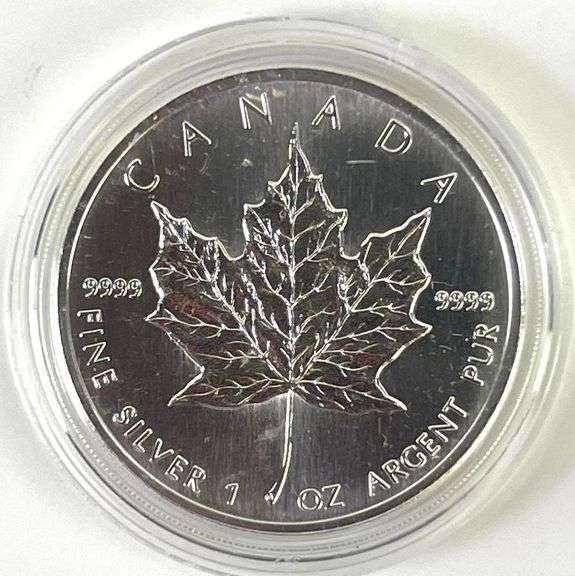 1993 Canada 1 oz .999 Fine Silver Maple Leaf in Cap