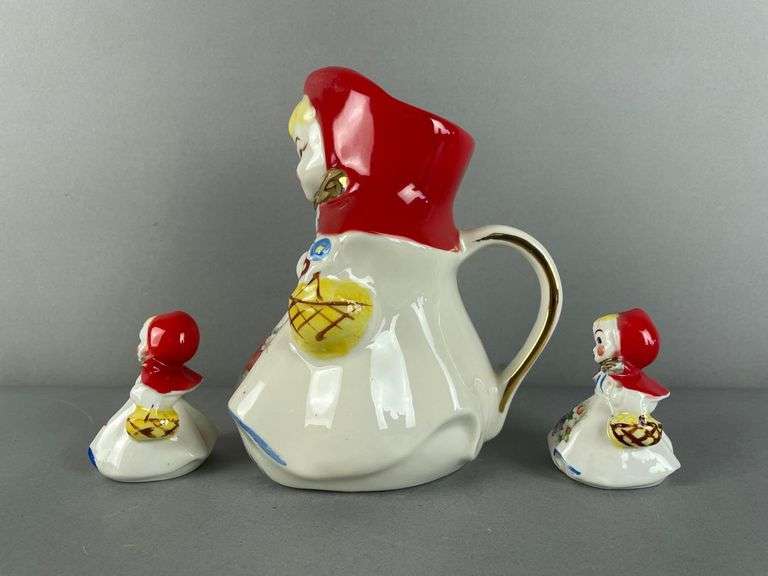 Vintage Hull Little Red Riding Hood Pitcher and Shaker Set