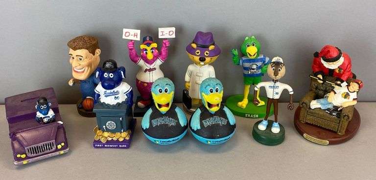 Group of 9 Assorted Sports Figures and More - Matthew Bullock Auctioneers