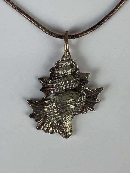 Sterling Silver Shell Pendant on Chain Necklace