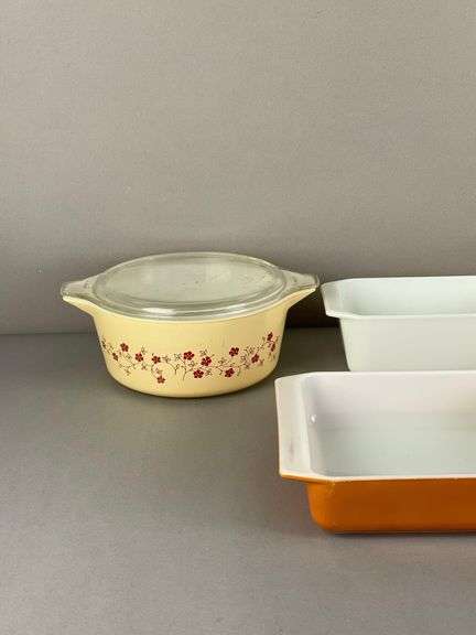 Group of 5 Pyrex Glass Ovenware Dishes