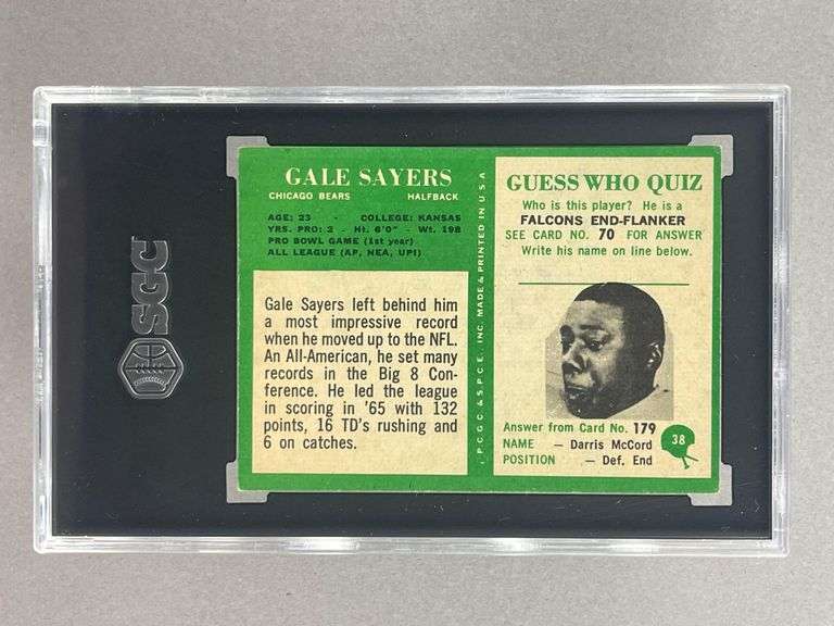 1966 Philadelphia Gale Sayers #38 SGC 4 Rookie