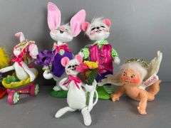 Group of Annalee Mobilitee Easter Dolls and More