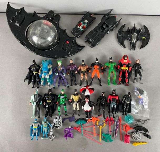 Group of Batman Action Figures and More - Matthew Bullock Auctioneers