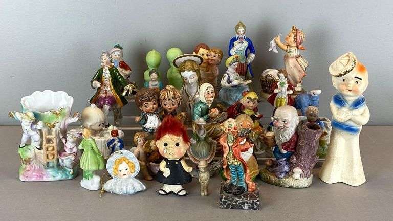 Group of Figurines - Matthew Bullock Auctioneers