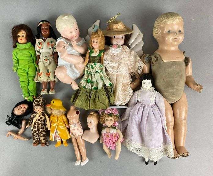 Group of 9 Assorted Dolls and More - Matthew Bullock Auctioneers