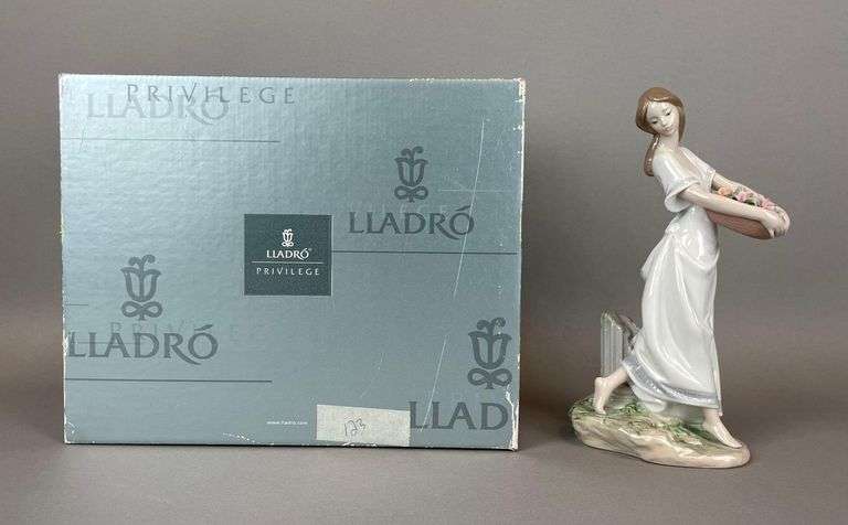 Lladro Porcelain Gardens of Athens Figurine