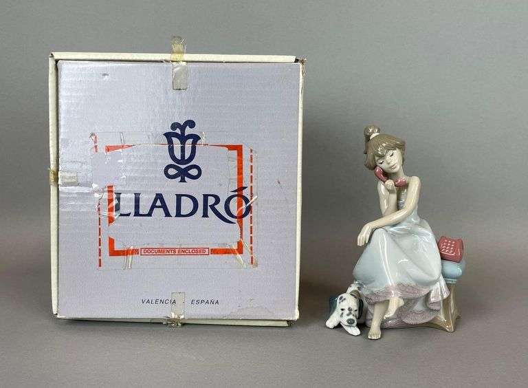 Signed Lladro Porcelain Chit-Chat Figurine