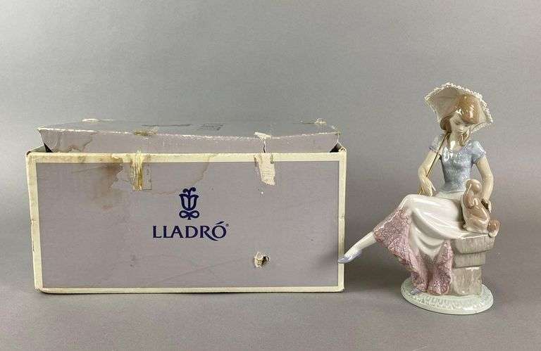 Lladro Porcelain Picture Perfect Figurine