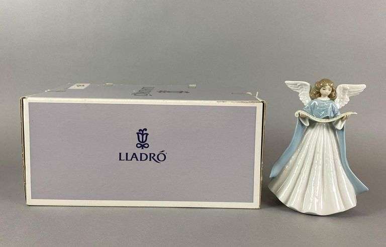 Lladro Porcelain Singer Angel Figurine