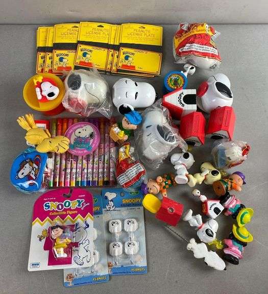 Group of Assorted Peanuts Snoopy Themed Toys and More - Matthew Bullock ...