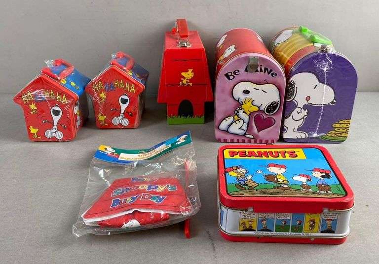 Group of 7 Peanuts Snoopy Tin Lunch/Candy boxes and More - Matthew ...